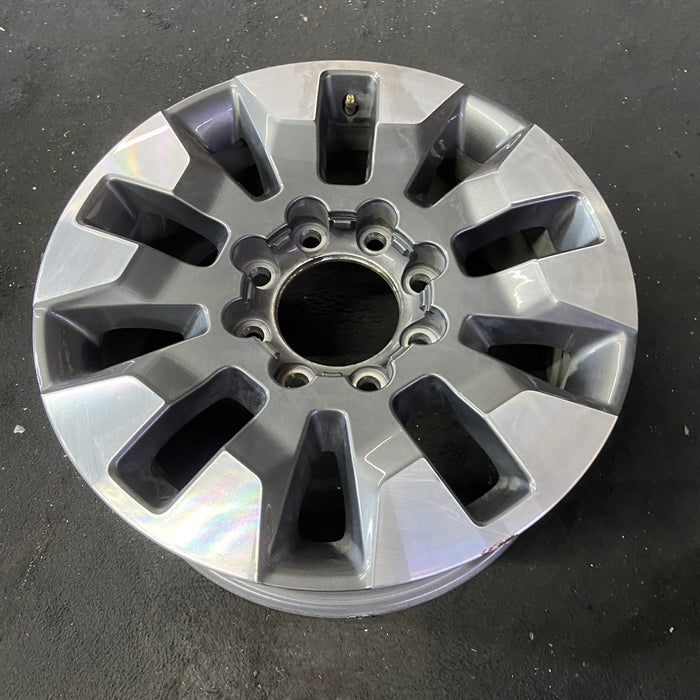 20" SILVERADO 2500 PICKUP 21-23 20x8.5, 10 spoke, machined gray Original OEM - Close-Up Detail