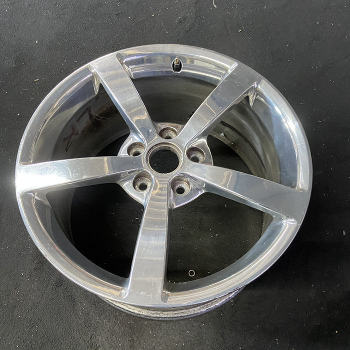 19" CORVETTE 08 19x10 , 5 single spoke, polished Original OEM Wheel Rim - Close-Up Detail