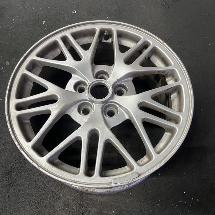 17" BONNEVILLE 00-01 17x7.5, 20 spoke Original OEM Wheel Rim - Close-Up Detail