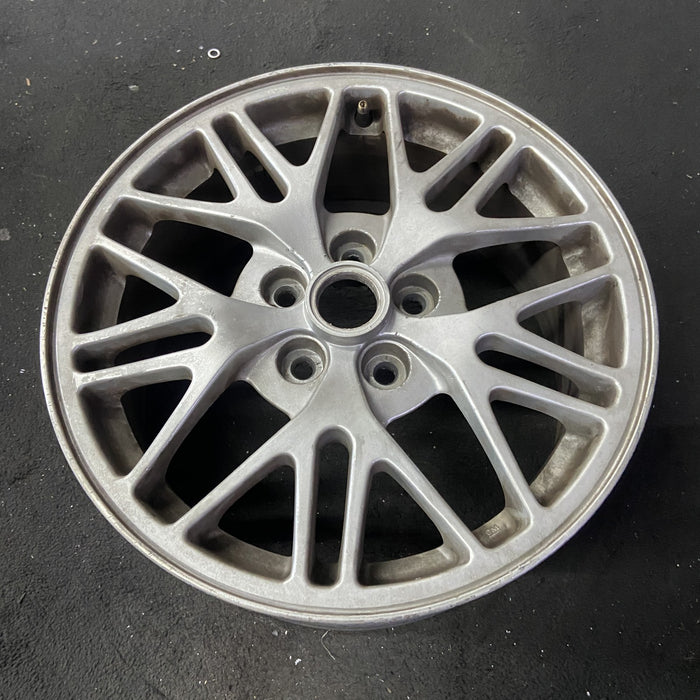 17" BONNEVILLE 00-01 17x7.5, 20 spoke Original OEM Wheel Rim - Close-Up Detail