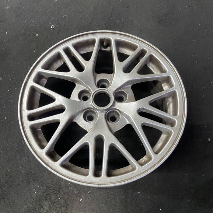 17" BONNEVILLE 00-01 17x7.5, 20 spoke Original OEM Wheel Rim - Close-Up Detail