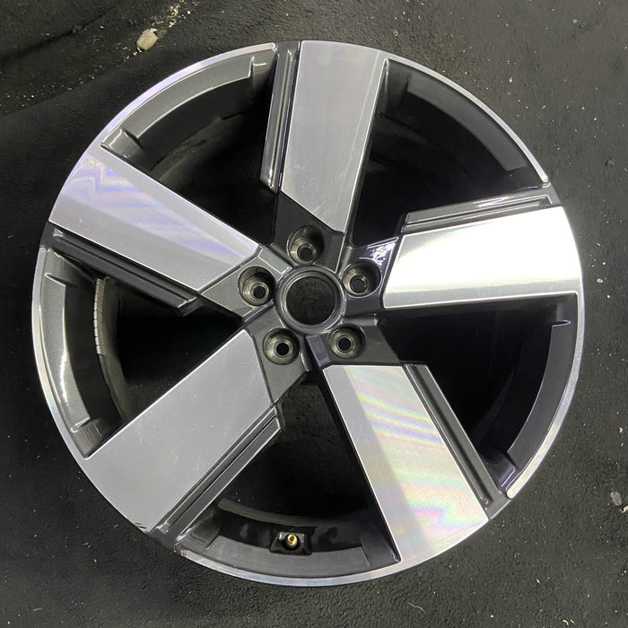 20" SANTA FE 24-25 gasoline, 20x8.5 Original OEM Wheel Rim - Angle View