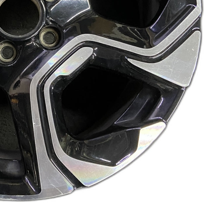 18" CR-V 17-19 18x7.5 alloy machined face black Touring Original OEM Wheel Rim - Close-Up Detail
