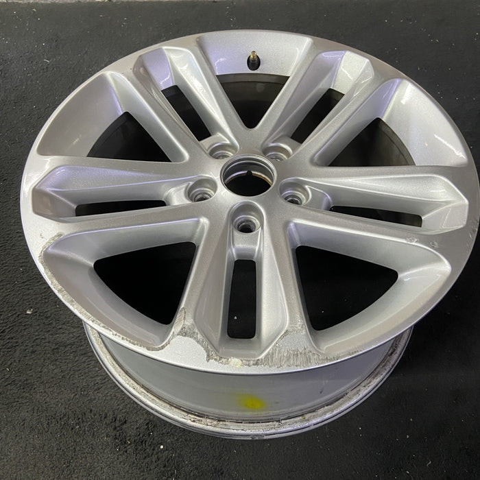 18" EXPLORER 11-12 18x8 , Original OEM Wheel Rim - Close-Up Detail