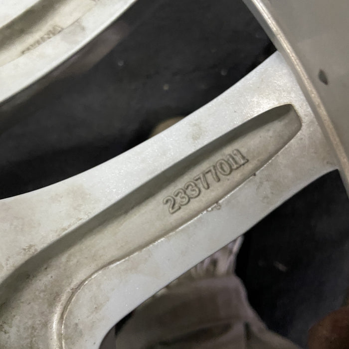 18" SIERRA 1500 PICKUP 19 , 18x8.5, 10 spoke, silver Original OEM Wheel Rim - Back View