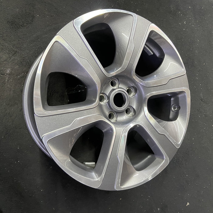 21" RANGE ROVER 18-21 21x9.5 , 6 spoke, machined face , L. Original OEM Wheel - Close-Up Detail