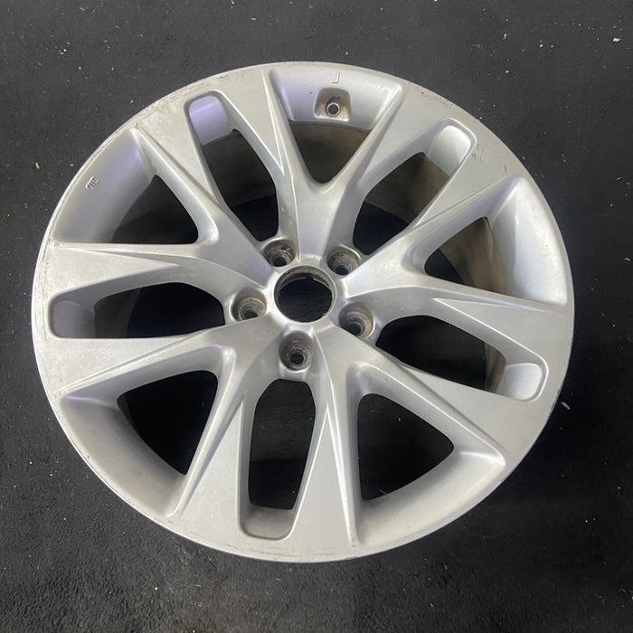 18" GENESIS 13-16 Cpe, 18x8 , , w/o Original OEM Wheel Rim - Close-Up Detail