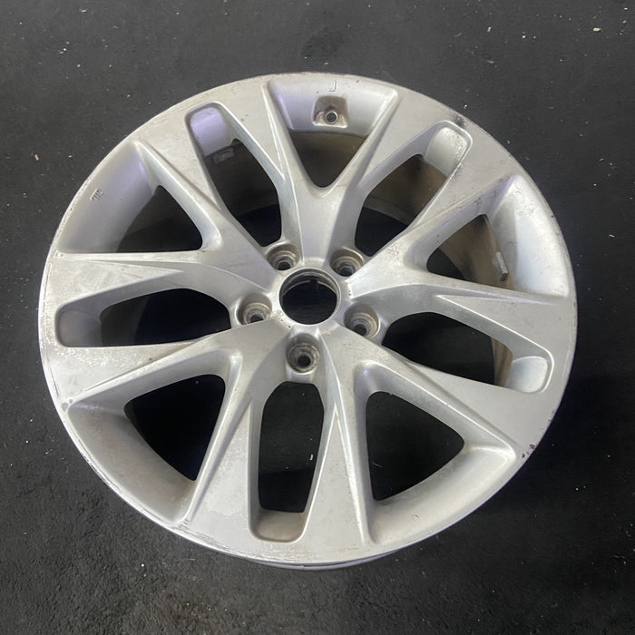 18" GENESIS 13-16 Cpe, 18x8 , , w/o Original OEM Wheel Rim - Close-Up Detail