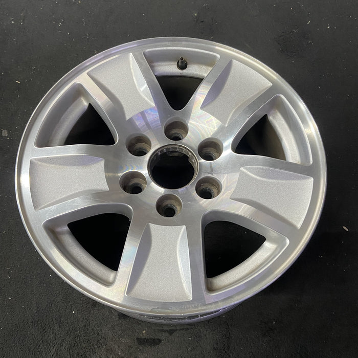 17" SIERRA 1500 PICKUP 19 classic , 17x8, 5 spoke Original OEM Wheel Rim - Close-Up Detail