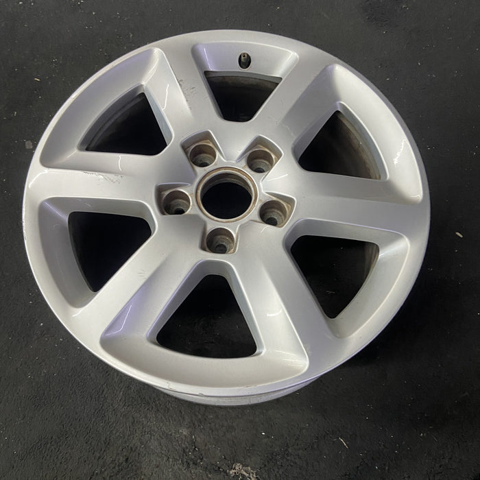 18" AUDI Q7 10-13 18x8 , 6 spoke Original OEM Wheel Rim - Close-Up Detail