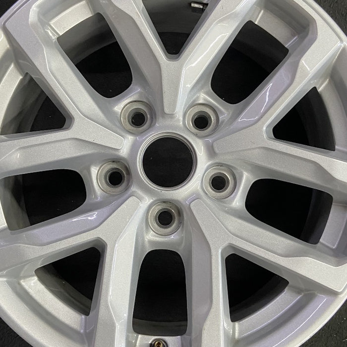 17" GLADIATOR 23 17x7.5 aluminum 5 spoke double spoke silver opt WFQ Original - Angle View