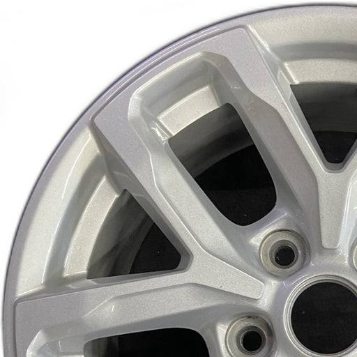 17" GLADIATOR 23 17x7.5 aluminum 5 spoke double spoke silver opt WFQ Original - Angle View