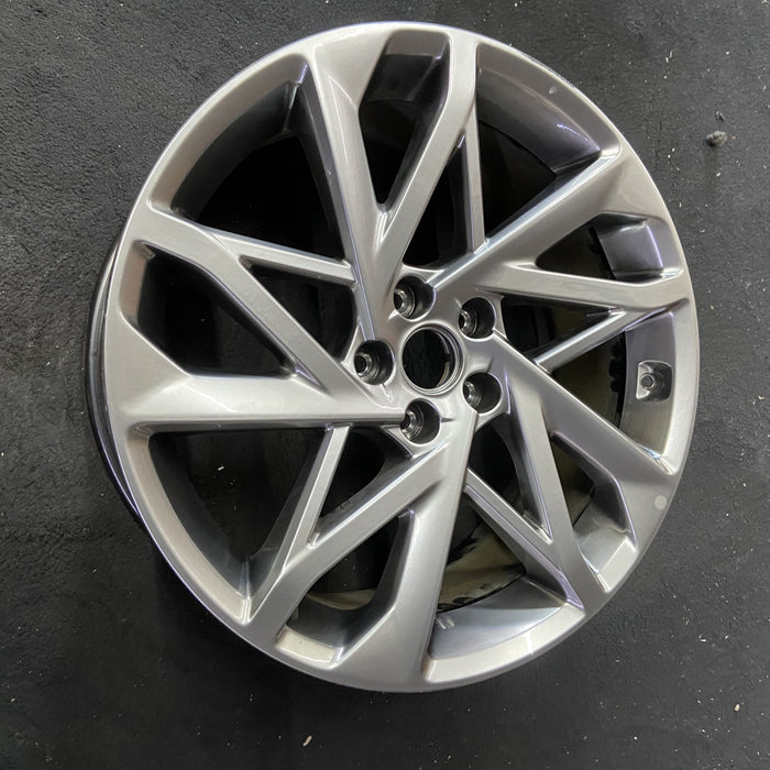 20" GV60 23-25 20x8.5 Original OEM Wheel Rim - Close-Up Detail