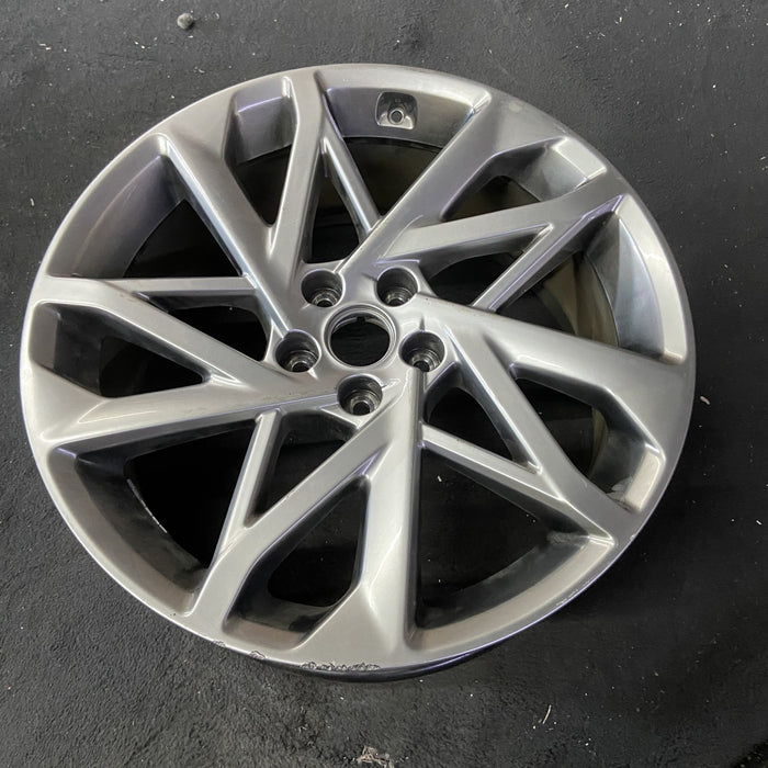 20" GV60 23-25 20x8.5 Original OEM Wheel Rim - Close-Up Detail