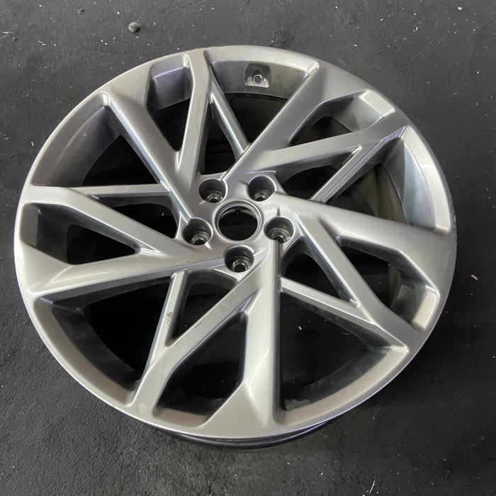 20" GV60 23-25 20x8.5 Original OEM Wheel Rim - Close-Up Detail