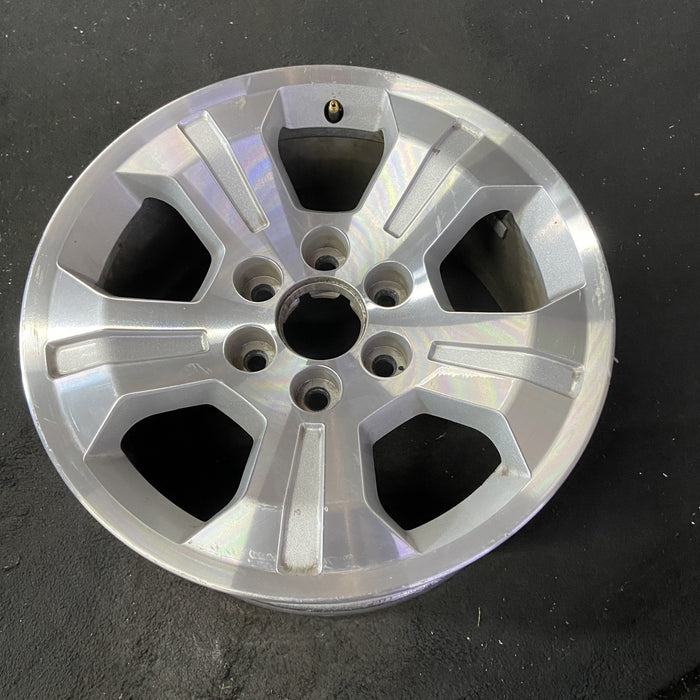 18" SIERRA 1500 PICKUP 19 classic , 18x8.5, 5 spoke, single, natural Original - Close-Up Detail
