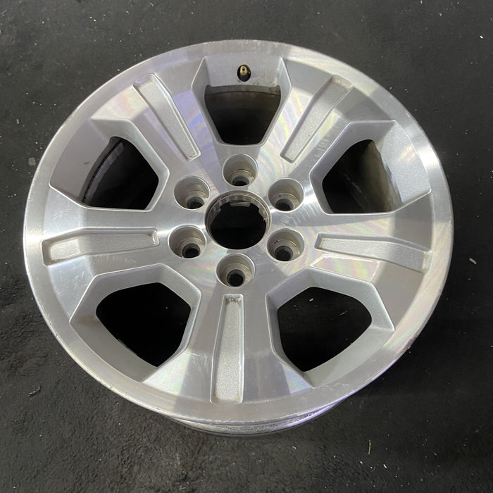 18" SIERRA 1500 PICKUP 19 classic , 18x8.5, 5 spoke, single, natural Original - Close-Up Detail