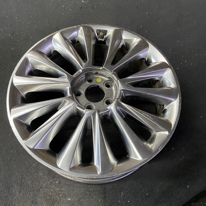 20" PALISADE 20 20x7.5 , 14 spoke Original OEM Wheel Rim - Close-Up Detail