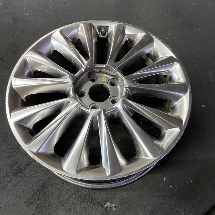 20" PALISADE 20 20x7.5 , 14 spoke Original OEM Wheel Rim - Close-Up Detail