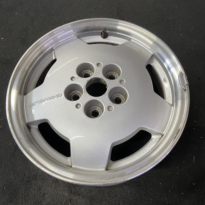 16" SEBRING 95 16x6, aluminum Original OEM Wheel Rim - Close-Up Detail
