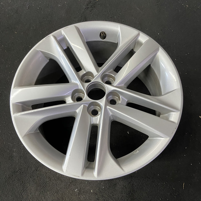 16" COROLLA 19-22 Hatchback, 16x7 Original OEM Wheel Rim - Close-Up Detail