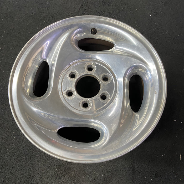 15" DURANGO 98-99 15x7, aluminum Original OEM Wheel Rim - Close-Up Detail