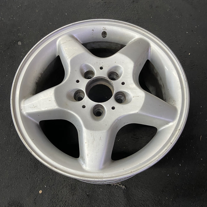 16" MERCEDES ML-CLASS 98 163 Type; , 16x8 Original OEM Wheel Rim - Close-Up Detail
