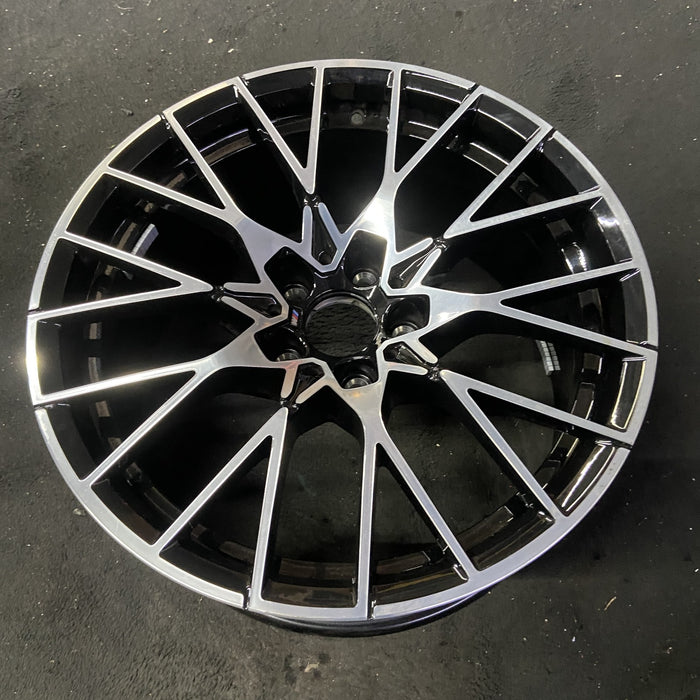 19" BMW M2 19-20 19x9 , 20 spoke, silver spoke face Original OEM Wheel Rim - Close-Up Detail