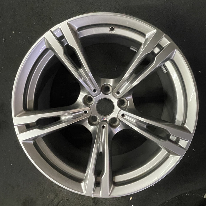 19" BMW M5 18-20 19x9.5, dark gray Original OEM Wheel Rim - Angle View