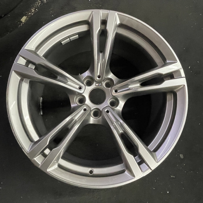 19" BMW M5 18-20 19x9.5, dark gray Original OEM Wheel Rim - Angle View