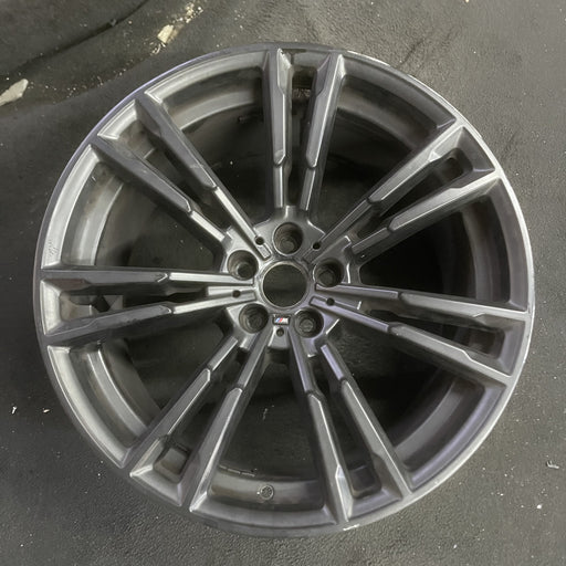 20" BMW M5 18 20x10.5, machined spoke face Original OEM Wheel Rim - Angle View