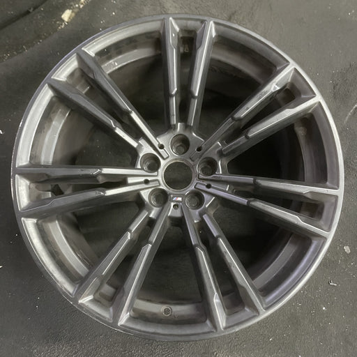 20" BMW M5 18 20x10.5, machined spoke face Original OEM Wheel Rim - Angle View