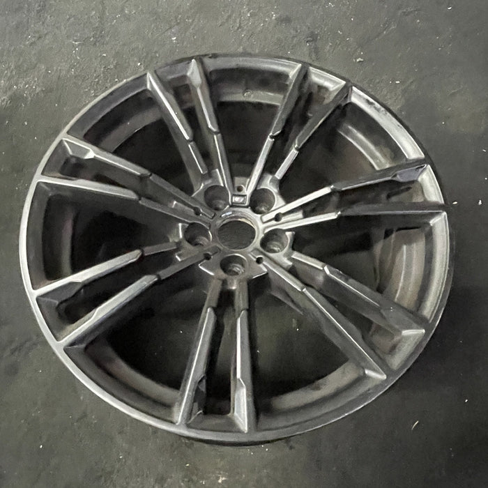 20" BMW M5 18 20x9.5, machined spoke face Original OEM Wheel Rim - Close-Up Detail