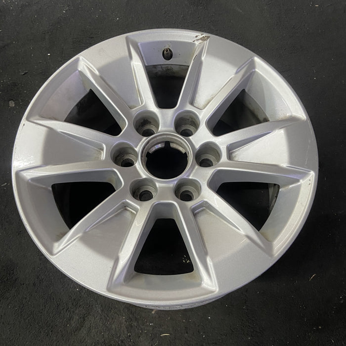 17" SIERRA 1500 PICKUP 19 , 17x8, alloy Original OEM Wheel Rim - Close-Up Detail
