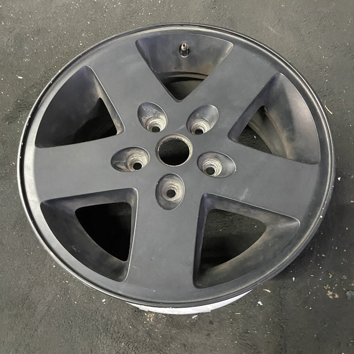 17" WRANGLER 12-13 17x7.5, 5 spoke, , black Original OEM Wheel Rim - Close-Up Detail