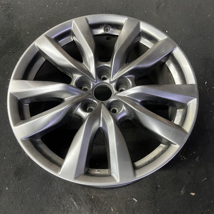 18" MAZDA CX-9 17-18 aluminum, 18x8, silver Original OEM Wheel Rim - Close-Up Detail