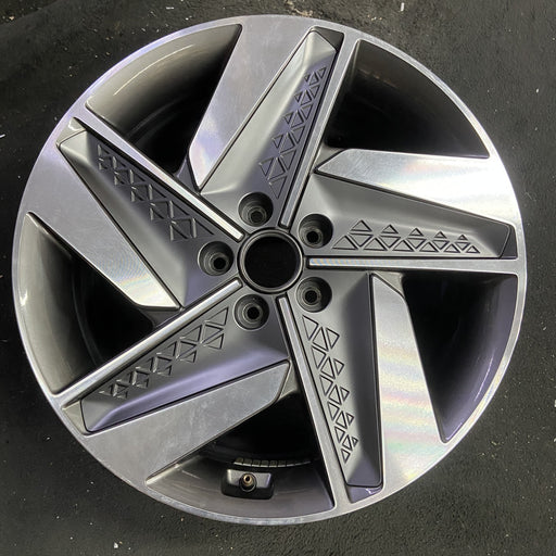 19" NEXO 19-23 19x7.5 Original OEM Wheel Rim - Angle View