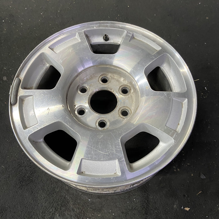 17" AVALANCHE 1500 07-10 17x7.5", aluminum, , single groove in each spoke - Close-Up Detail