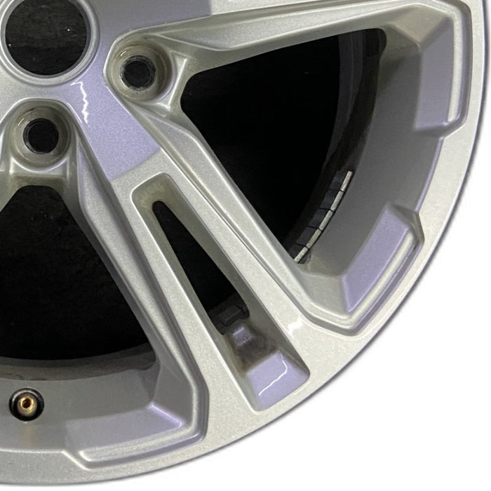 17" TERRAIN 18-21 17x7 opt RSB Original OEM Wheel Rim - Close-Up Detail
