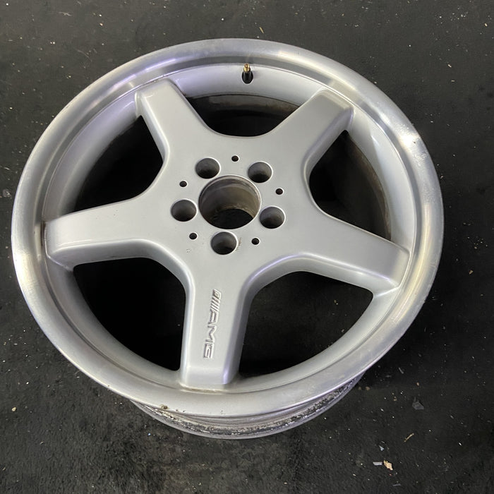 18" MERCEDES S-CLASS 03 230 Type; SL500, 18x9.5 Original OEM Wheel Rim - Close-Up Detail