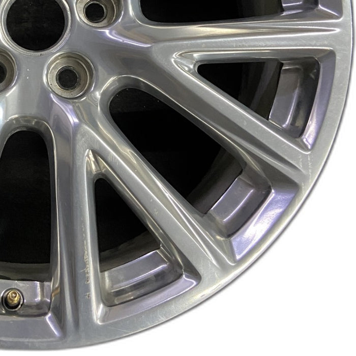 20" XT4 19-20 20x8.5 7 Y spoke polished opt SHH Original OEM Wheel Rim - Close-Up Detail