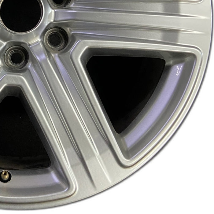 20" EXPEDITION 18-19 20x8.5 6 spoke Original OEM Wheel Rim - Close-Up Detail