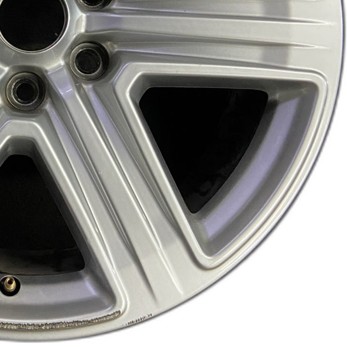 20" EXPEDITION 18-19 20x8.5 6 spoke Original OEM Wheel Rim - Close-Up Detail