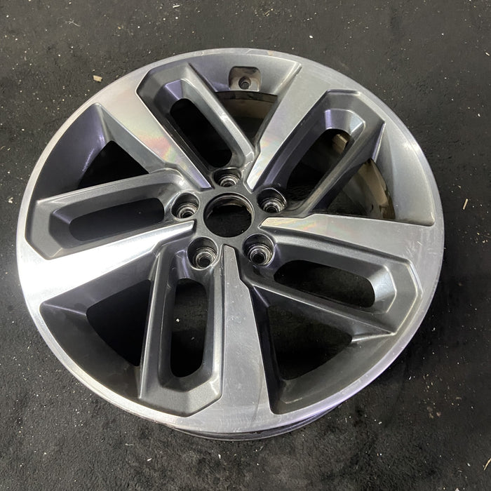 18" KONA 18 18x7.5 Original OEM Wheel Rim - Close-Up Detail