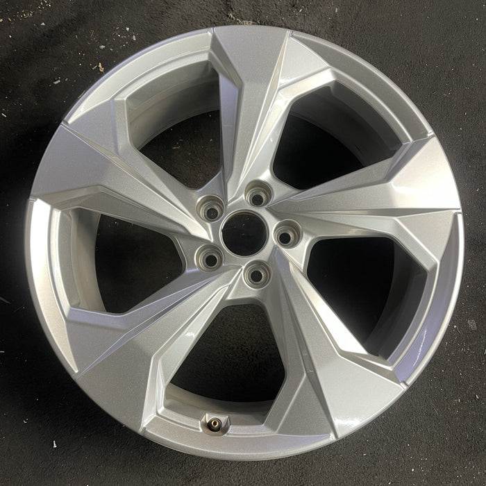 20" AUDI Q5 21 20x8 , 5 spoke, wide spoke Original OEM Wheel Rim - Angle View