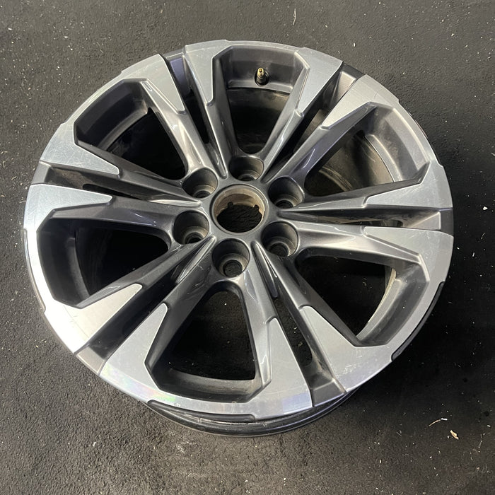 17" COLORADO 21 17x8, aluminum, 6 spoke, split spoke, machined Original OEM - Close-Up Detail