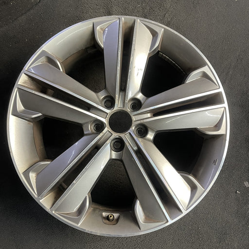 19" SANTA FE 13-16 19x7.5 , 3.3L , w/o Original OEM Wheel Rim - Angle View