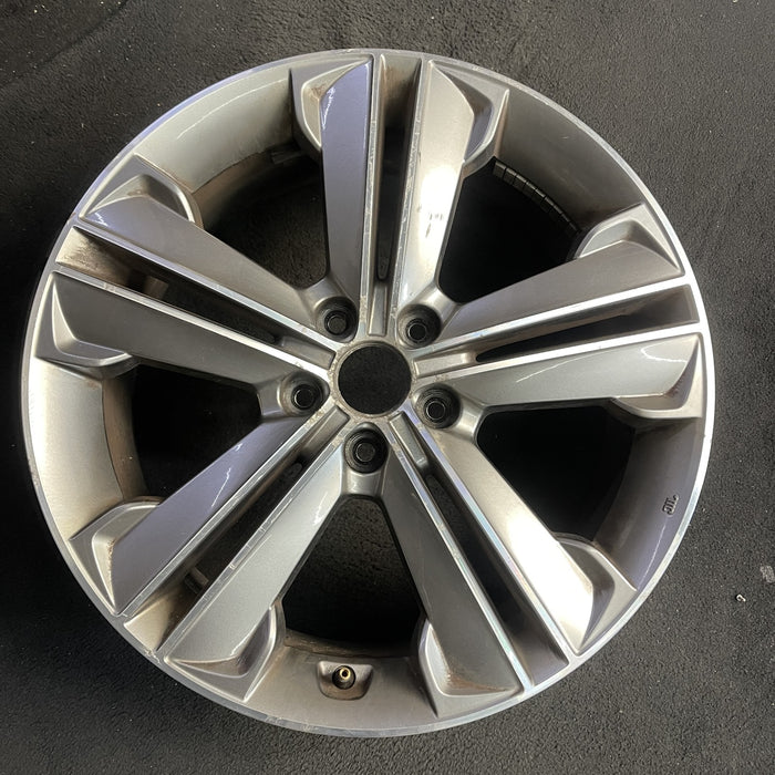 19" SANTA FE 13-16 19x7.5 , 3.3L , w/o Original OEM Wheel Rim - Angle View