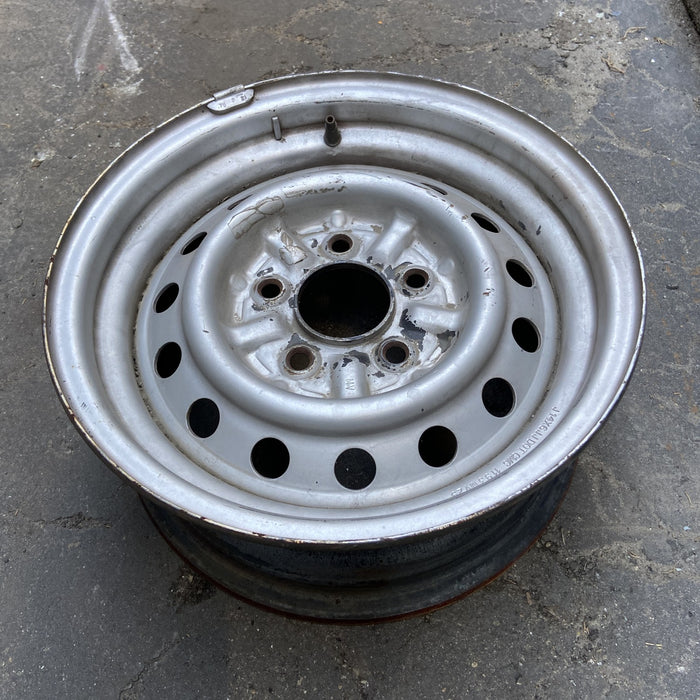 14" TOYOTA PICKUP 92-95 14x6 Original OEM Wheel Rim - Close-Up Detail
