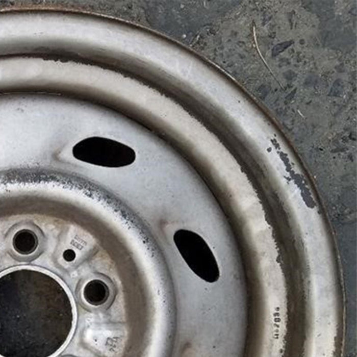 15" EXPLORER 01 4 Dr, exc. Sport Trac; 15x6 Original OEM Wheel Rim - Close-Up Detail